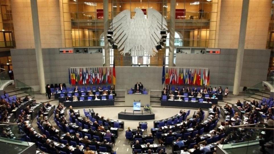 ΝΖΖ: Γνωμοδότηση της Bundestag αμφισβητεί το γερμανικό «όχι» στις ελληνικές απαιτήσεις για αποζημιώσεις